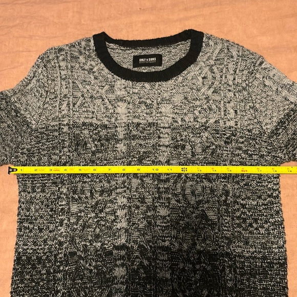 Modern Knit Sweater by Only & Sons - Size Medium - Picture 4 of 4